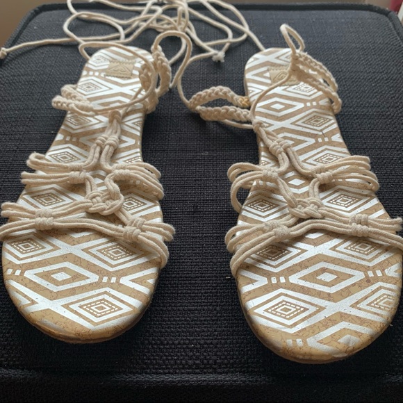 lace up sandal